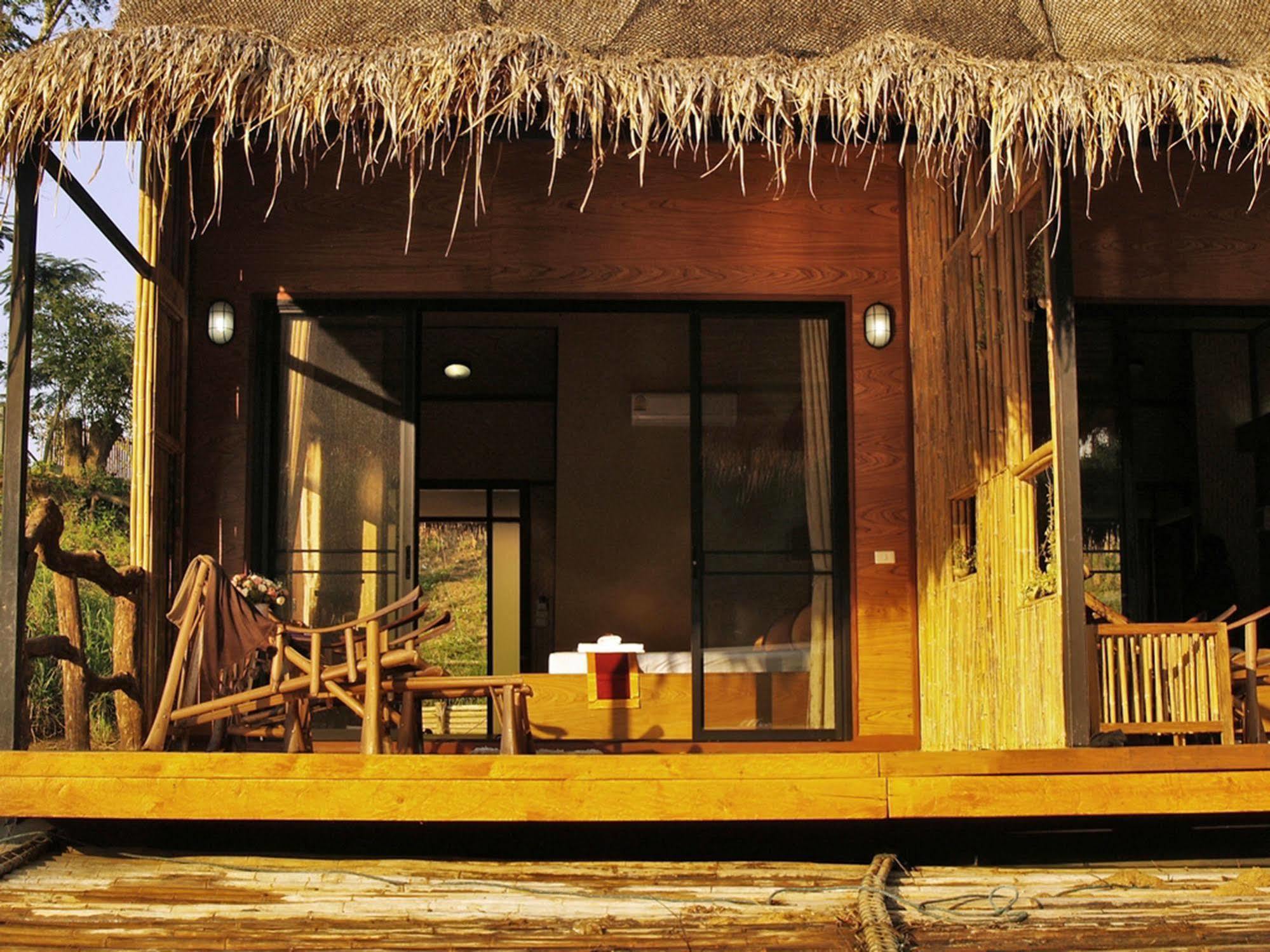 Boutique Raft Resort Sai Yok Bagian luar foto